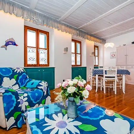 Riva Blu Sea View 아파트 *