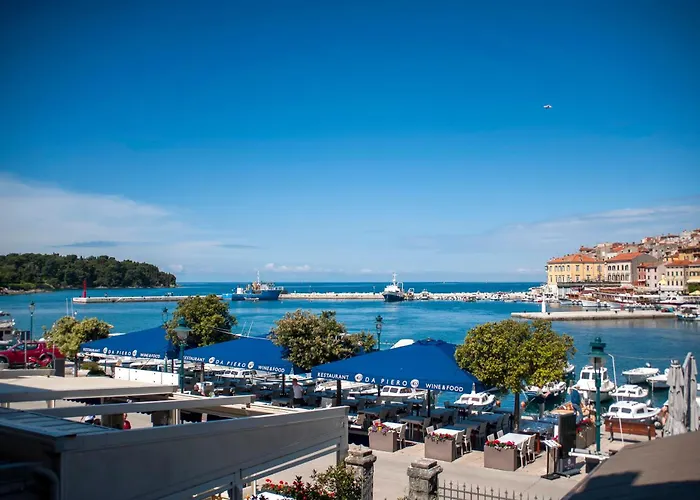 Riva Blu Sea View 아파트