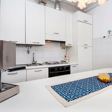 Riva Blu Sea View Apartment *